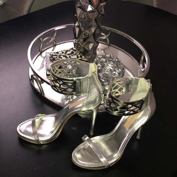 BCBGMAXAZRIA Silver Estie heel sandal prom - Picture 5 of 8